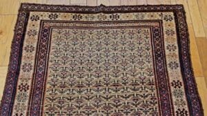 Persisch-Kurdischer Bidjar aus dem 19. Jahrhundert im durchgehenden Paisleymuster in Blassgelb, Elfenbein, Blau, SKU 1693