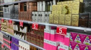 Ramaz und Sonderangebote für Teppiche, Kleidung, Accessoires und andere Abteilungen