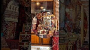 Schöne Bilder vom Basar von Tabriz #Teppich #Basar
