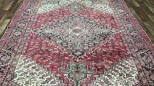 Semi-antiker schwarzer, roter und beiger persischer Heriz-Orientteppich 7'6X10'7 - F 1343