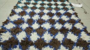 Vintage Marokkanischer Läuferteppich in Braun, Weiß & Blauem Diamantmuster | Teppich & Kilim - 30499