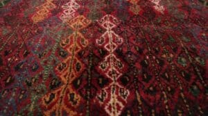 Vintage Persischer Qashqai Tribal Läuferteppich in Rot, Geometrisch - Teppich & Kelim - 33586
