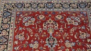 Vintage Persischer Yazd im Blumenmuster in Ziegelrot, Marineblau, Blau, Elfenbein, @thepersianknot, SKU 1191