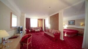 Warum wird ein roter Teppich bereitgestellt | Die Geschichte des roten Teppichs | Roter Teppich Empfang |