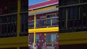 Wir reisen zum gruseligsten Motel Amerikas in Ep. 123! Wir haben Geschichten vom Clown Motel! 🤡
