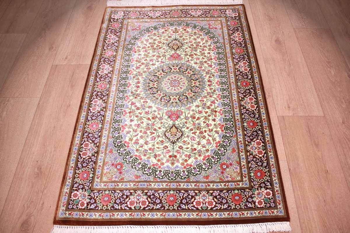 Perser Teppich Ghom 122x81 cm Seide Beige handgeknüpft