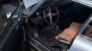 „1974 Porsche – Neue Teppiche, Vordersitze und Reparatur der Türverkleidungen durch Cooks Polsterei“