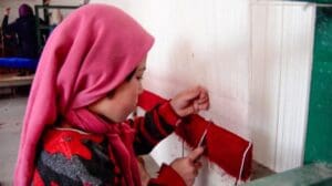 „Afghanische Teppichweber, zwischen 5 und 23 Jahren alt, diese geschickten Bewegungen machen einen traurig【Heute sagt man neu】“