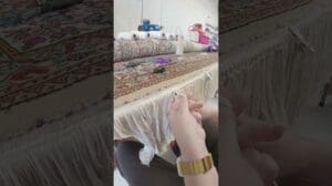 „Ein komplizierter Knoten für eine komplizierte Fransenreparatur.“