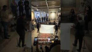 „Ein prachtvoller 500 Jahre alter Savavi-Era, bewahrt im Nationalen Handgewebekunstmuseum Irans✨“