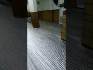 „Methode zur Verlegung von Dämmstoff unter Teppichen in Moscheen“