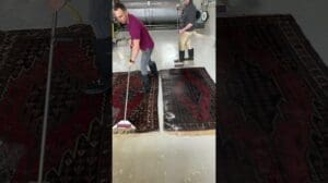 „Retten eines Paares von mottenbeschädigten Teppichen! | VOLLE REINIGUNG Vorher & Nachher“