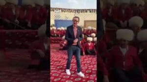 „'Wassertropfen' und 'gute Nachbarschaft' und 'Tag des Teppichs': Korrespondent von 'Al-Arabiya', Laith Bizarri, dokumentiert einzigartige Feierlichkeiten zu den nationalen Feiertagen“