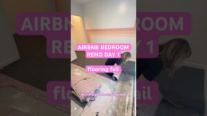 Airbnb Schlafzimmer Renovierung: Teppichentfernung & Bodenbelag