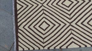 "Alfombra Kilim DKOART" bleibt auf Deutsch unverändert, da es sich um einen spezifischen Produktnamen handelt.
