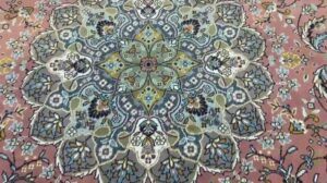 Antiker Nain-Teppich, Größe 300x200 cm, florales Design