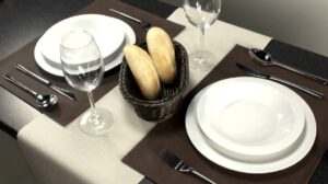 "Běhouny TESCOMA FLAIR" lässt sich ins Deutsche als "TESCOMA FLAIR Tischläufer" übersetzen.