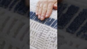 DUKE - strukturale, weiche und langlebige Teppiche mit Fransen