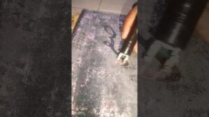 Die Kunst des Schreibens wunderschöner Namen (Sakr und Ahmed) zum ersten Mal auf dem Gebetsteppich #shorts