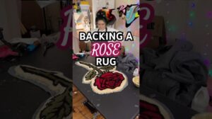 Die Rückseite eines RIESEN-Rosen-Teppichs 🥀 #Faserkunst #Teppichherstellung #Tuften #DIY #Rose #Rosen