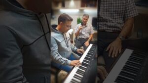 Die Stimme von Bayat-e Isfahan mit iranischem Klavier - Jalil Sajad und Dr. Fereydoun Mortezaei