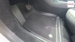 EXZELLENTE Fußmatten für das Tesla Model 3 Highland mit EINER LEICHTEN Pflege und Montage