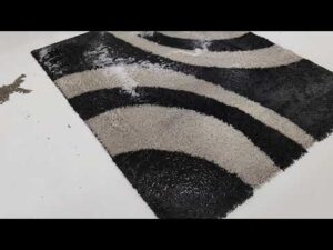 Ein Sehr Schmutzigter Teppich - Teppichreinigung - BioClean Hellas