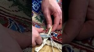 Eine Teppichkante repariert. #shorts