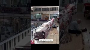 Exklusive Tour durch den Shah-Abbasi-Markt für handgeknüpfte Teppiche in Teheran 🇮🇷