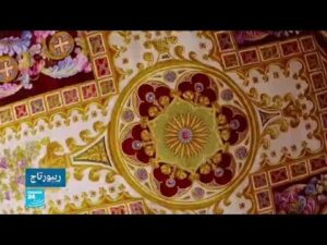 Frankreich.. Restaurierung eines historischen Teppichs, der das Feuer der Kathedrale Notre-Dame überstanden hat