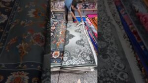 Hamadas Angebote im Zentrum des Stadtteils Ur