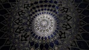 Handgeknüpfter Seidenteppich aus Qom, Kuppel-Design, lila Hintergrund ✅☘️ #iranischer_teppich #handgeknüpfter_teppich #kunst