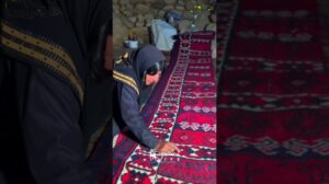 Handgewebte Bakhtiari-Frau