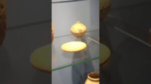 Im Mumbai Museum ausgestellte Gegenstände aus der Harappa-Zeit | Töpferwaren und Objekte | #harappancivilization #MohenjoDaro