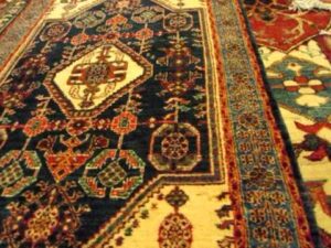  Kleine persische und afghanische Teppiche, Bijar, Kazak, von Paradise Oriental Rugs.