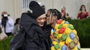 Met Gala: Wild kostümierte Stars auf dem roten Teppich | AFP