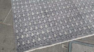 Moderne Wolldecke GHAZNI natürliche Farbstoffe Handgemacht Pakistan