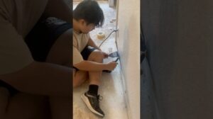 Nächster ist Christians Schlafzimmer, 24 Jahre alt, Teppich zu Bodenplatten #Hausverbesserung