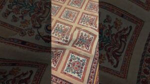 Nimbaft Perserteppich: Seltenem & Ungewöhnlichem Kelim-Tribalteppich - 3D Relief Teppichdesign