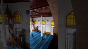 Özkul Halı bewahrt das Erbe der Geschichte, wie überall in unserem Land, auch in der Amber Reis Moschee.