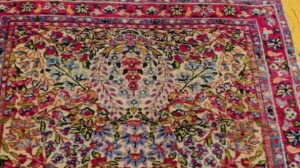 Persischer Kerman Lavar des 19. Jahrhunderts in einem durchgehenden floralen Muster, @thepersianknot, SKU 1105