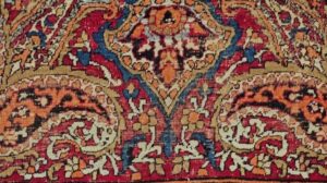Persischer Seiden-Teppich aus dem 19. Jahrhundert aus der Region Kashan im Medaillon-Design in Rot, Marineblau, Französisch Blau 1924