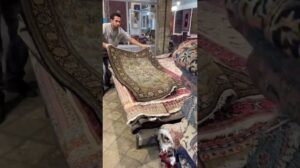 Persischer handgeknüpfter Seidenteppich aus Qom