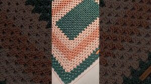 Rechteckige Tapete aus Häkelarbeit ❤️