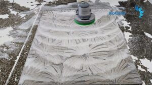 Reinigung eines Maschinenteppichs von BioClean Hellas ✨