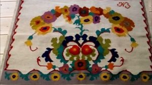 Reparatur eines historischen Kilims