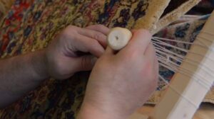 Restaurierung von Teppichen durch einen persischen Handwerker