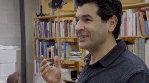 Sadegh Memariam über Restaurierungsarbeiten an Wandteppichen