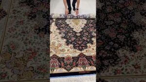 Sechs Meter voller Seide, gewebt in Qom #Seide #Teppich #Reise #Seidenteppich #Teppich #Teppich #Seidenteppich #wie-man #kaufen