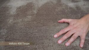 Velluto 400 taupe / graubrauner Teppich (Lalee)